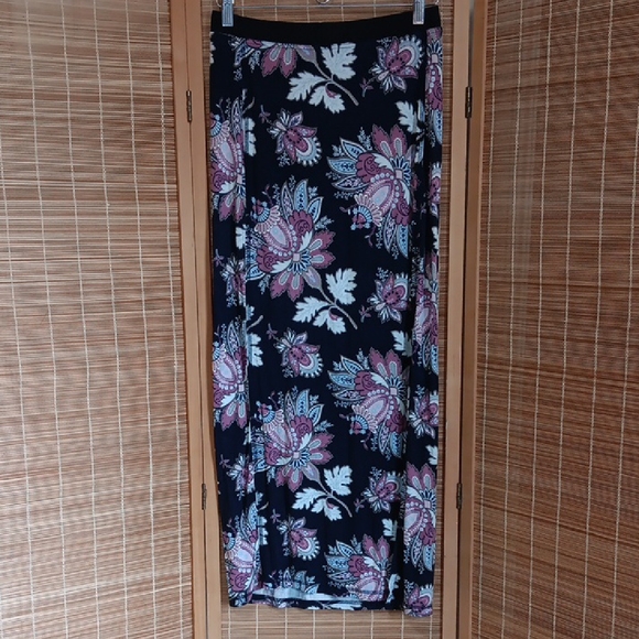 LOFT Dresses & Skirts - LOFT Maxi Skirt with Pink and White Floral on Black